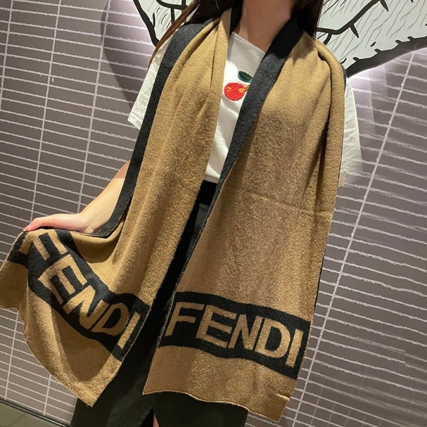 稀少フェンディ マフラー 本物 スカーフ ウール インターシャ タッセル fei09369