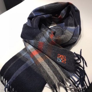 日本未入荷ロエベ チェック スカーフ 本物(カシミヤ) lor45946