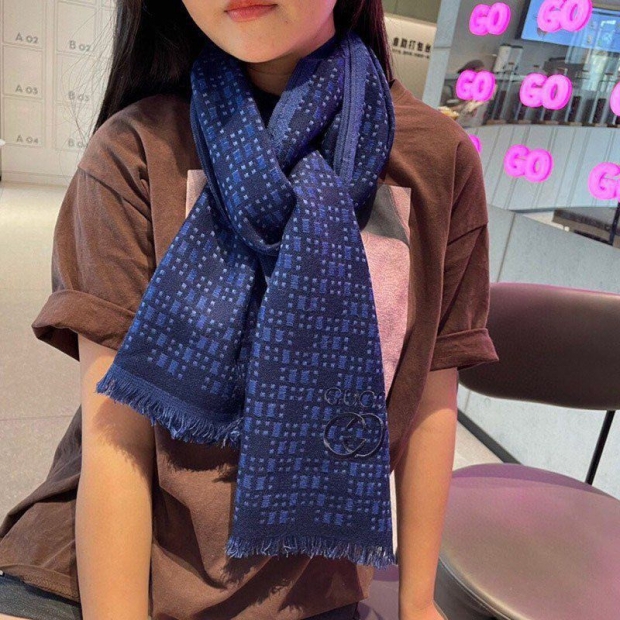 21-22AW グッチ グラフィックカシミヤスカーフ 本物 gug75551