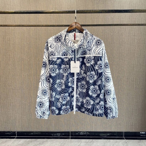 日本未入荷 21SS【モンクレール ジャケット 本物】Keragan フローラル ナイロン ジャケット 0931A761005956R770