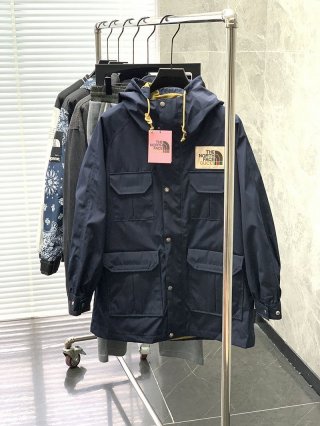 大人気！グッチ x ノースフェイス★ナイロンマウンテンジャケット本物 Nod47243