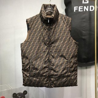 ☆超人気☆フェンディ ダウンベスト本物 ☆両面着用可能☆ feh38445