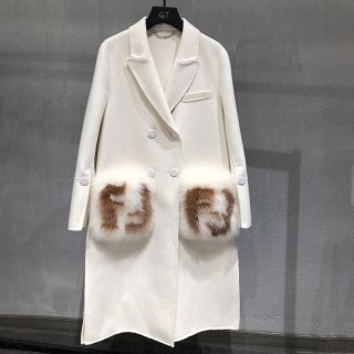 一目惚れ(フェンディ) ウール コート本物 ファーポケット 貴女の装いをより一層美しく彩る fen83688