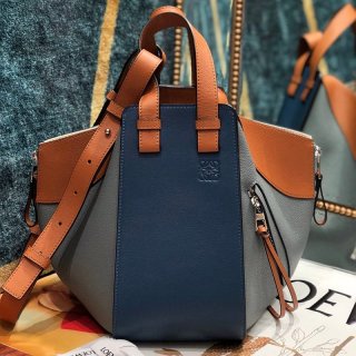 新作 ロエベ ハンモック 本物 バッグ スモール クラシックカーフ ハンモック 38730v35