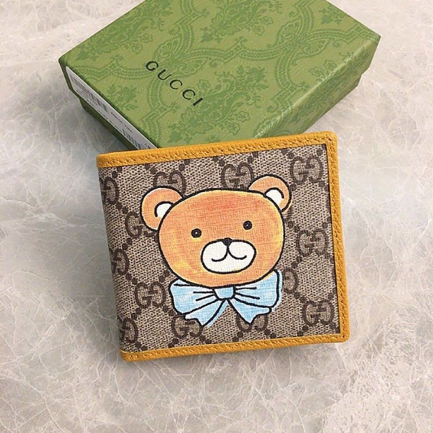 【グッチ】グッチ×KAIコラボ ミニ財布 本物 ベアプリント660159 2YOAG 8695