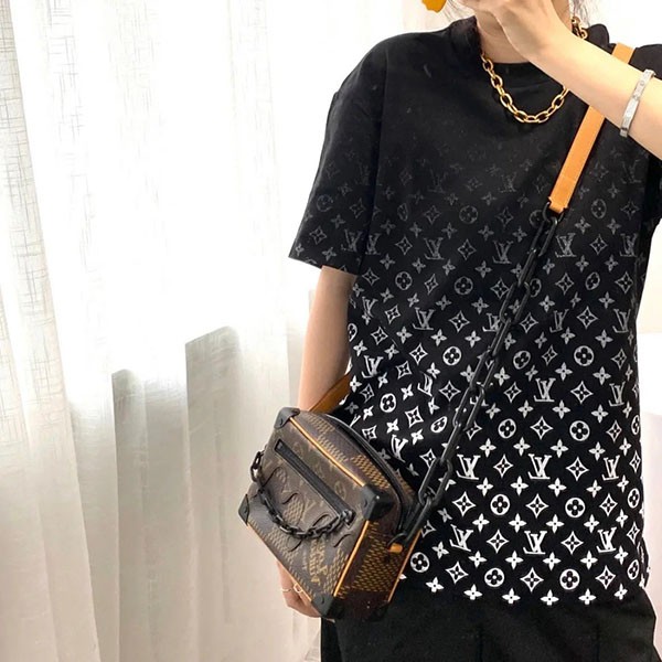【入手困難★】ルイヴィトン 本物 モノグラムグラデーションTシャツ vuz04721