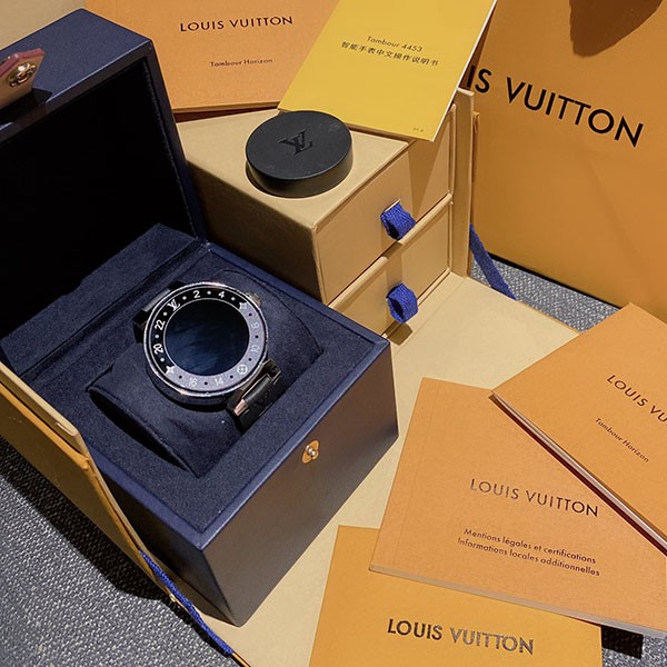 入手困難 ルイヴィトン スマートウォッチ 本物フルタッチスクリーン 42mm vuh09134