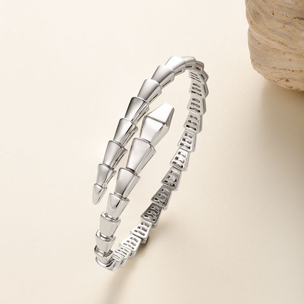 ブルガリ ブレスレット セルペンティ 本物 ヴァイパー 18K Bue26075