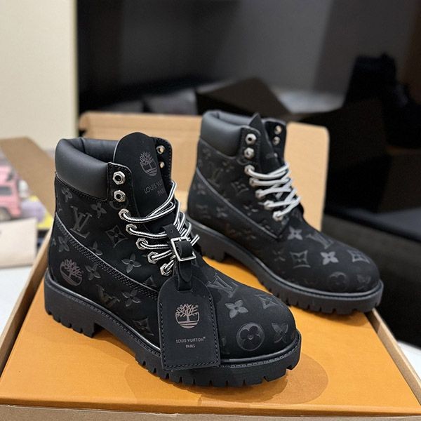 入手困難 ルイヴィトン × Timberland 6インチブーツ vux92960