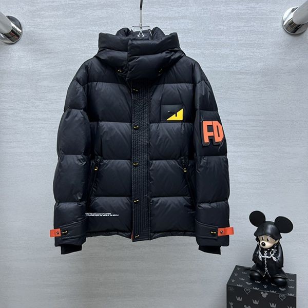 肌触り最高な フェンディ ダウン 本物 fek17236