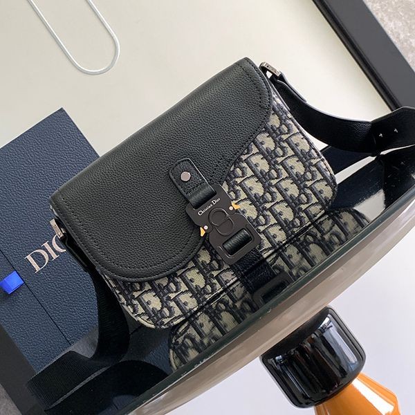 入手困難品！ディオール SADDLE メッセンジャーバッグ 本物 1ADPO049