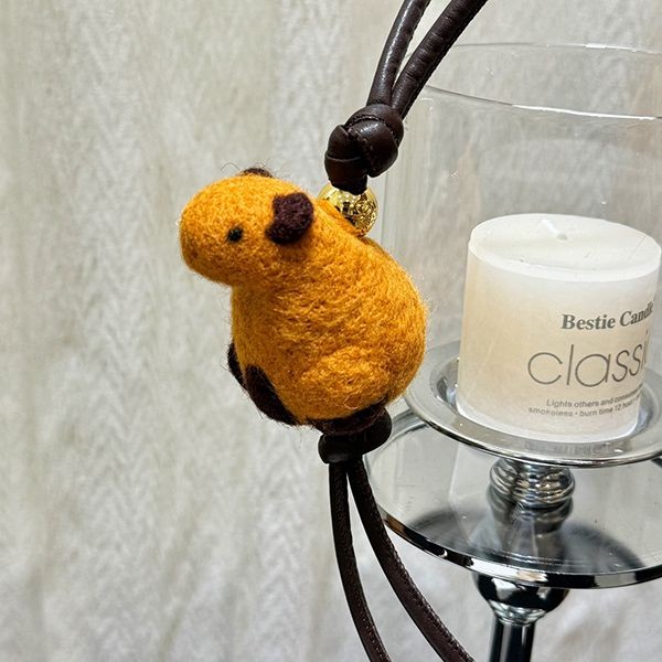 絶対欲しい！可愛い【ロエベ】チャーム カピバラ 本物チャウチャウ かわいい 0010798569