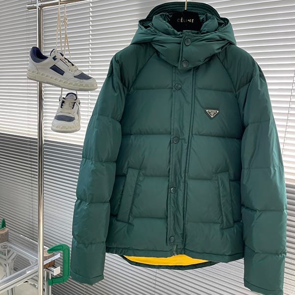 ギフトに最適プラダ 本物 Re Nylon ダウンジャケット pug95229
