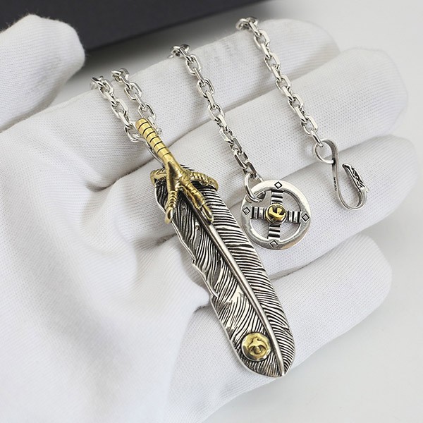 すぐ届く ゴローズ モンテカルロ 本物 シルバー925 金爪フェザーネックレス、イーグルメタル シルバーフェザー ネックレス 送料無料 goi36987