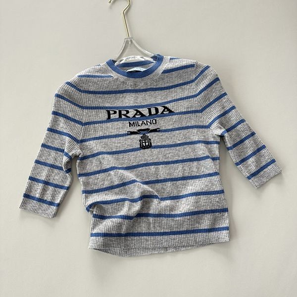 注目度抜群！プラダ ショートニットTシャツ 本物 puk28478