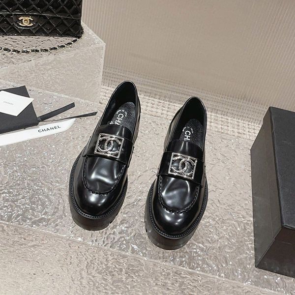 シャネル ロゴ ローファー モカシン 本物 shj19076