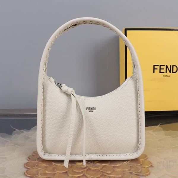 n級 おすすめフェンディ ミニフェンデセンス ハンドバッグ 本物 feu21311