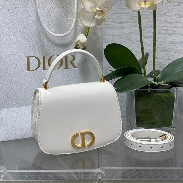 送料込ディオール 30 Montaigne Avenue トップハンドルバッグ 本物 der37353