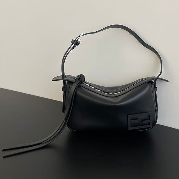 ギフトに最適フェンディ シンプリーフェンディ スモール レザー ミニバッグ 本物 8BS097AS7A