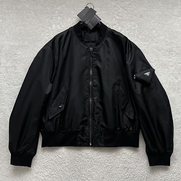 希少プラダ Re Nylon ボンバージャケット 本物 pul09923