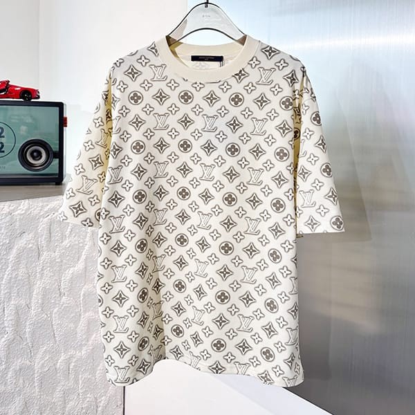《大人気》ルイヴィトン ストライプ アクセント モノグラムTシャツ 本物 vun37434