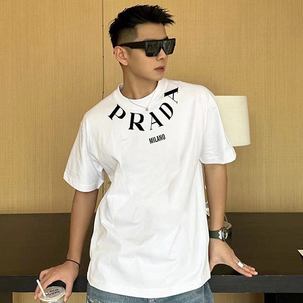 プラダ ロゴ プリントTシャツ 本物 puk64340