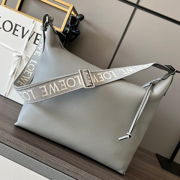 ★日本!!人気！ロエベ ショルダーバッグ 本物 キュービィ クロスボディバッグ loo54218