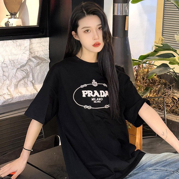 一目惚れプラダ インターロック刺繍Tシャツ 本物 puv68493