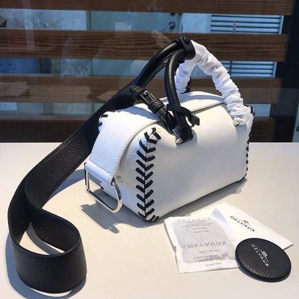 【女性の憧れ☆】デルヴォー デルボー 本物 COOL BOX MINI Dep32393