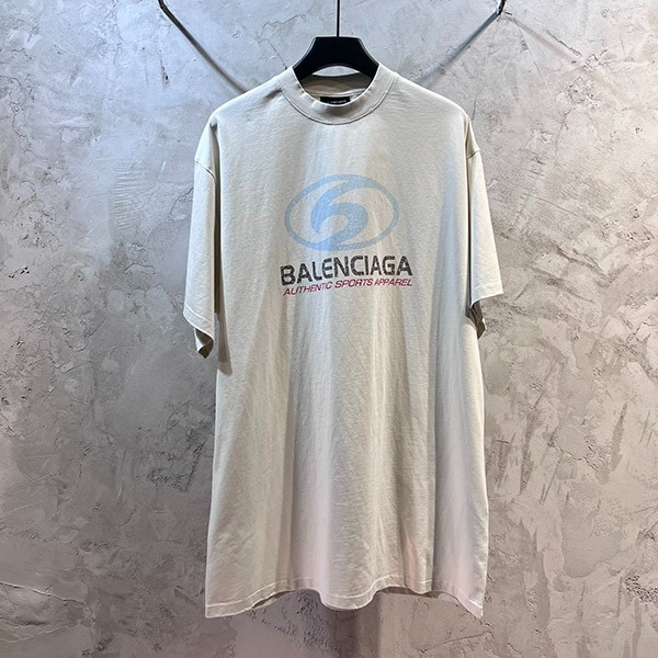【送料込】バレンシアガ 本物★SURFER ロゴTシャツ bak43913