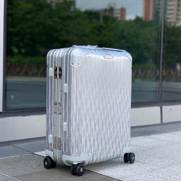 リモワ ディオール コラボ 本物 キャリーケース CABIN rie64590