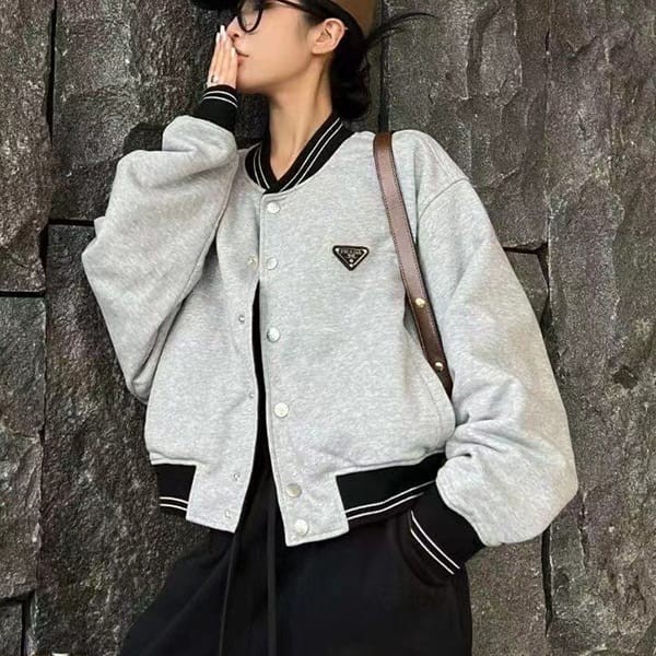 人気No1プラダ 本物 Re-Nylon×コットン リバーシブル スタジャン puf36914