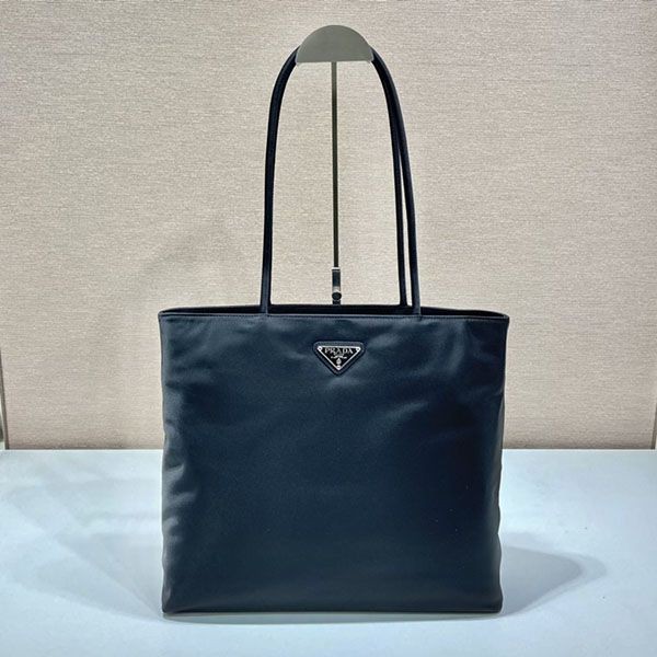 プラダ トートバッグ 本物 Re-Nylon トライアングルロゴ リナイロン pug00743