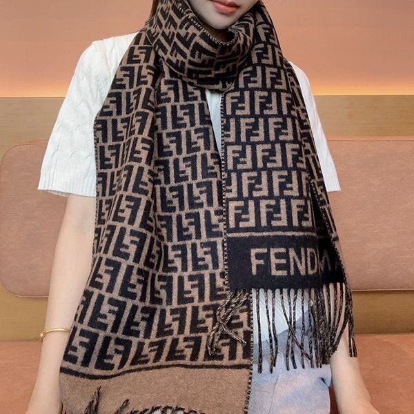 フェンディ ブラウンウールスカーフ 本物FFモチーフ フリンジ fer45324
