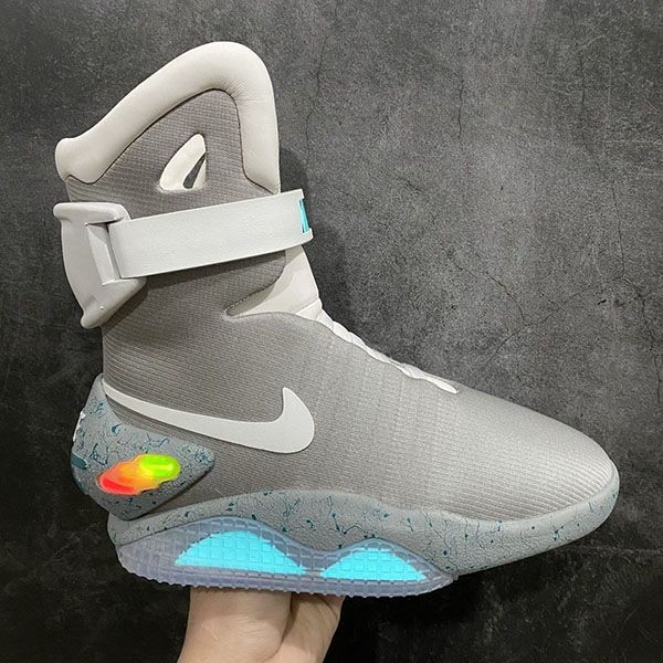 売上総額１位！ナイキ BACK TO THE FUTURE 本物 nay31249