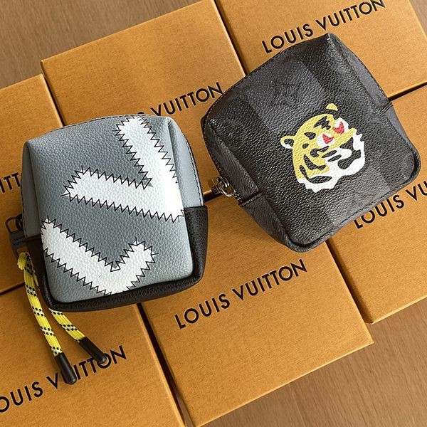 希少色ルイヴィトン 小銭入れ 虎 ペンダント 本物 vuz46351