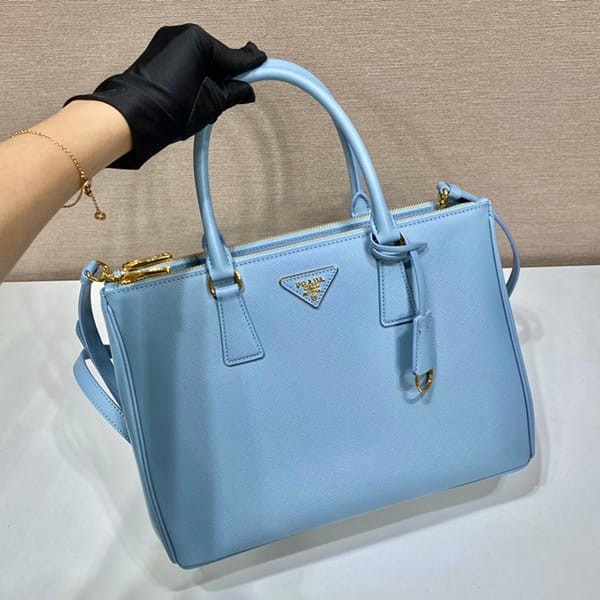 確保済みプラダ モノクローム サフィアーノレザー トートバッグ 本物 puy07767