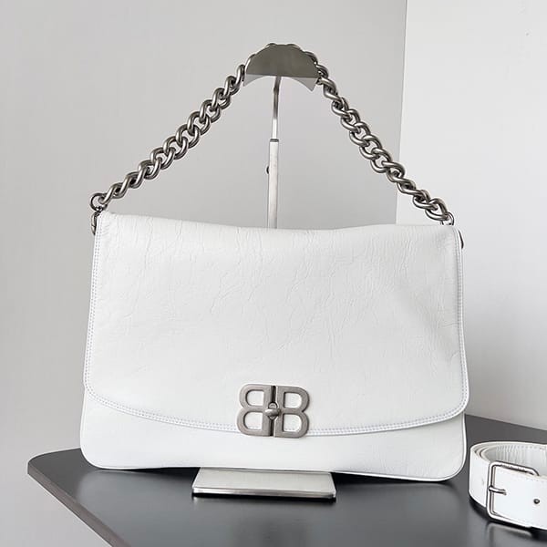 大人気!バレンシアガ BB Soft スモールフラップバッグ 本物 ban94422