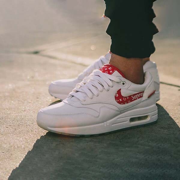 追跡付 シュプリーム ルイヴィトン ナイキ エアマックス 1 本物 AIR MAX 1 カスタムが海外で話題に！ nah00495