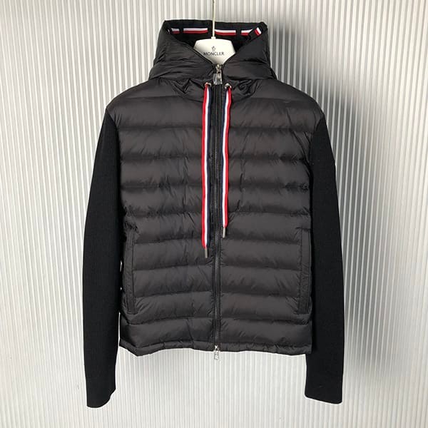 すぐ届モンクレール ロゴ ナイロン パッド入り フーディ 本物 I10919B00005 M1367780