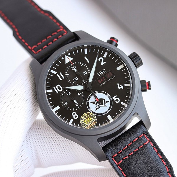 IWC パイロットウォッチ クロノグラフ 本物 iwe20237