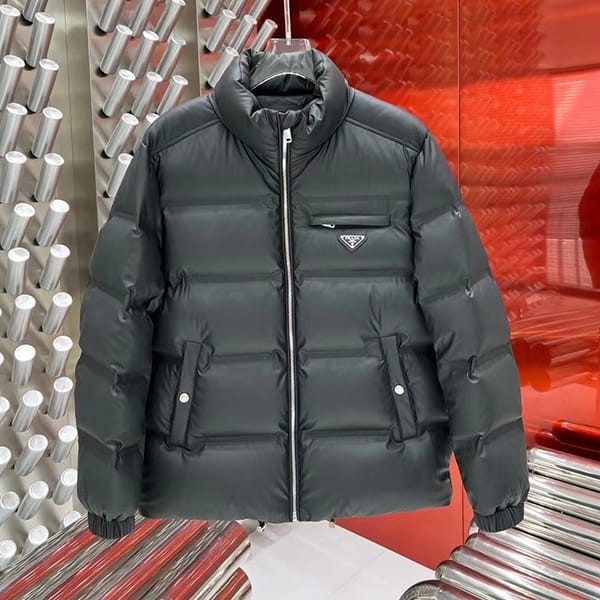 送料込プラダ 本物 Re-Nylon ミドル丈 ダウンジャケット pui54728