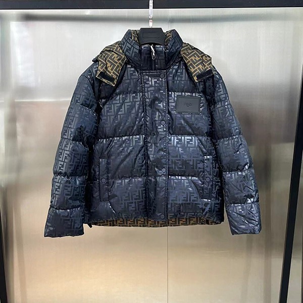 フェンディ ロゴ入りダウンジャケット 本物 リバーシブル feu88847