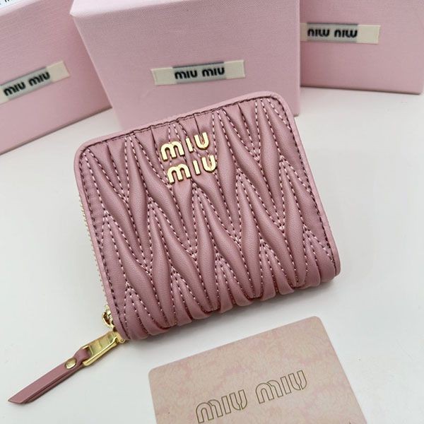 すぐ届 ミュウミュウ 本物 アイボリーナッパ財布 myr09584
