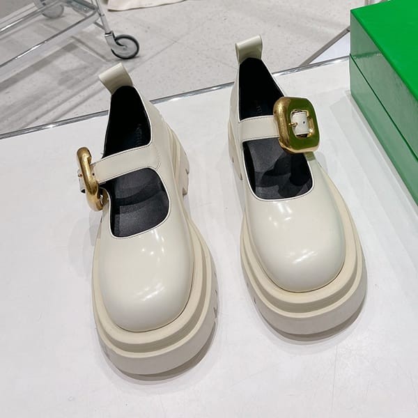 超話題!ボッテガ ヴェネタ 本物 メリージェーンシューズ bom94561