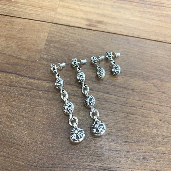 ＋クロムハーツ 本物＋CHプラス マルチボール ピアス Kuh21199