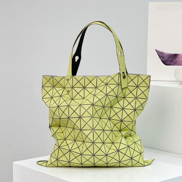 BAOBAO ISSEY MIYAKE 本物クロスボディバック baz16319