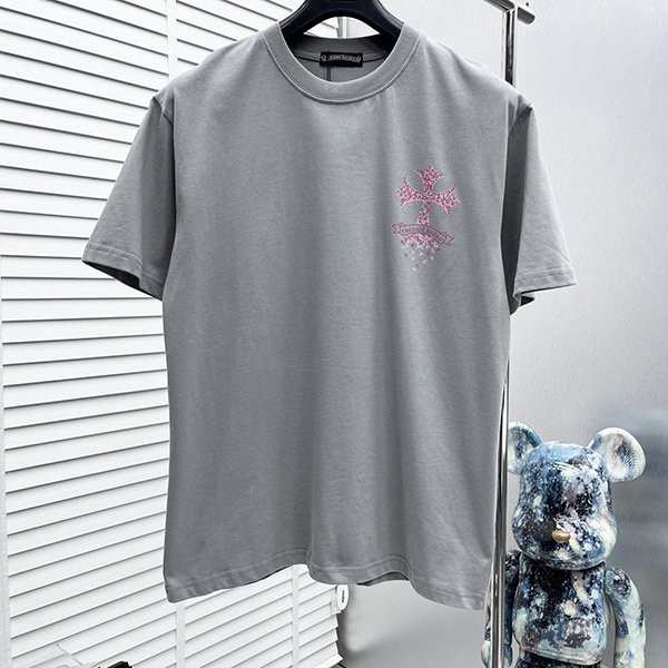【セレブ多数愛用】クロムハーツ フローラルクロス Tシャツ 本物 Kuk81265