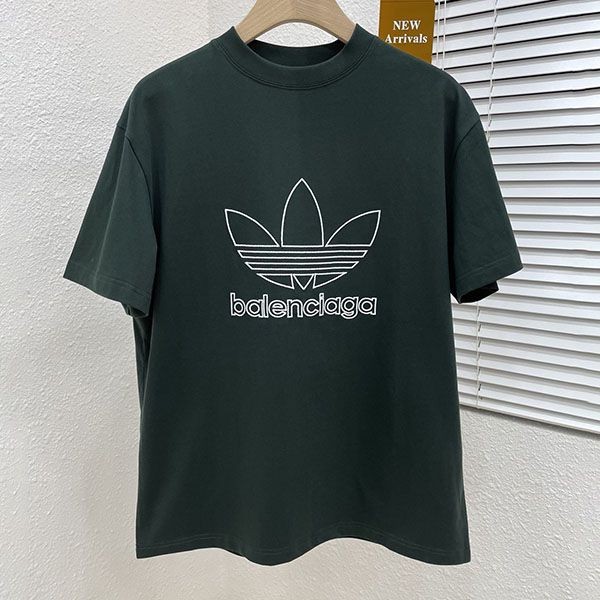 完売必至バレンシアガ アディダス 本物 オーバーサイズTシャツ 723976TNVN81070