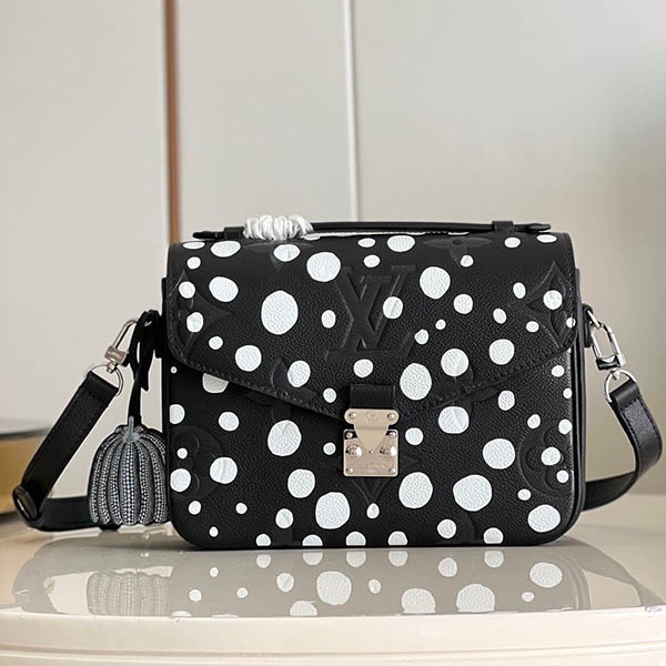 注目★LV ×草間彌生ポシェットメティス MM 本物 ショルダーバッグ vuy11401